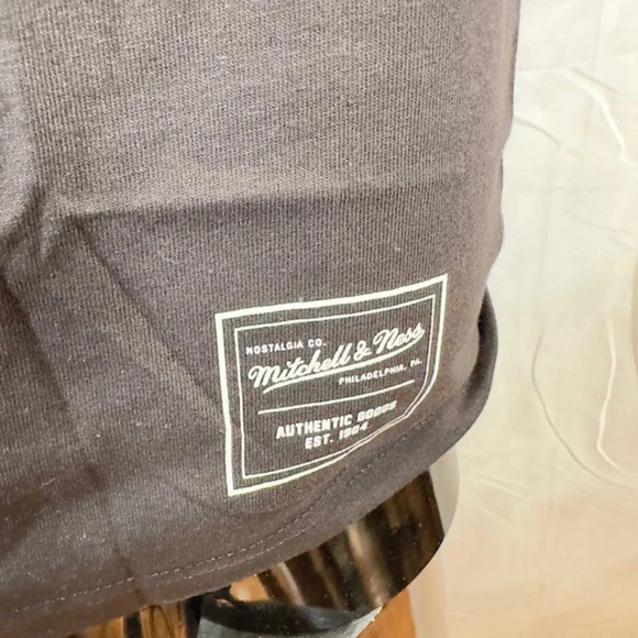 New Mitchell & Ness Branded M&N Midweight Graphic Tee Phys. Ed Black Size Small - Picture 5 of 6